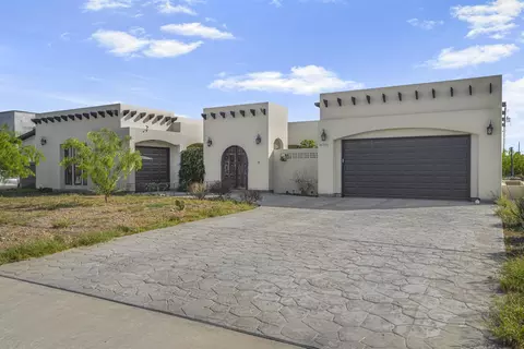 8701 High Creek Dr, Laredo, TX 78045