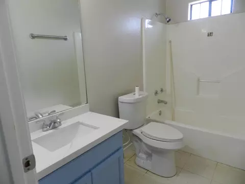 Bath - 5743 St Charles Lp, Laredo, TX 78046 photo 2 of 4