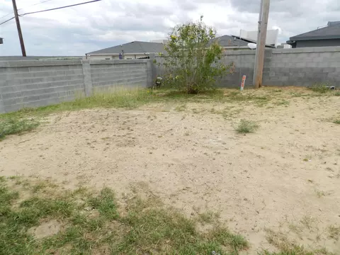 Exterior - 5743 St Charles Lp, Laredo, TX 78046 photo 4 of 6