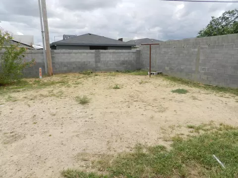 Exterior - 5743 St Charles Lp, Laredo, TX 78046 photo 3 of 6
