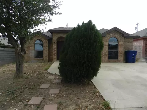 5743 St Charles Lp, Laredo, TX 78046