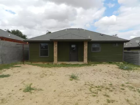 Exterior - 5743 St Charles Lp, Laredo, TX 78046 photo 5 of 6