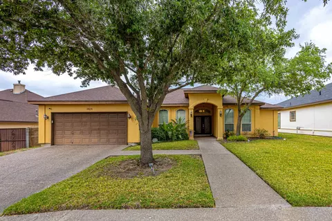 3824 Crestwind Dr, Laredo, TX 78045