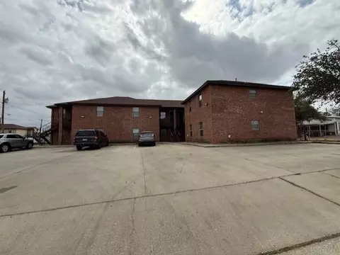 1001 E Travis St #8, Laredo, TX 78041