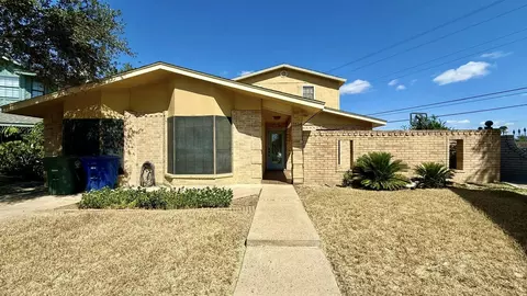 1514 Dove Trail Ct, Laredo, TX 78041
