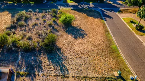 109 Mockingbird Ct, Laredo, TX 78045 photo 7
