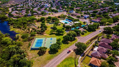 109 Mockingbird Ct, Laredo, TX 78045 photo 11