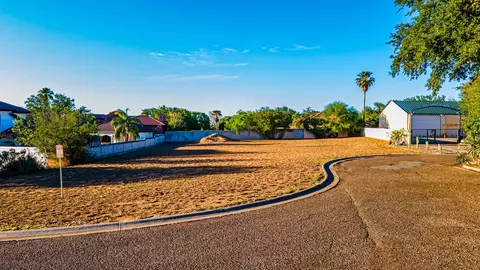 106 Redwing Ct, Laredo, TX 78045