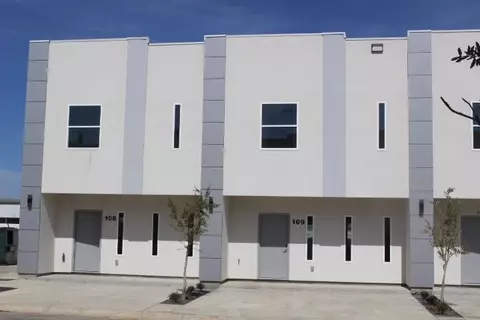 1011 Emerald Valley Dr #111 B, Laredo, TX 78043