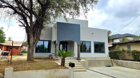 Exterior - 1017 12 E Lyon St, Laredo, TX 78040 photo 6 of 10