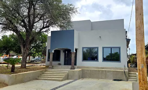 Exterior - 1017 12 E Lyon St, Laredo, TX 78040 photo 3 of 10