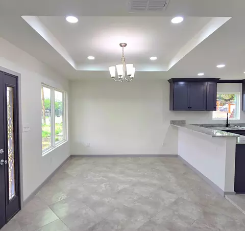 Dining - 1017 12 E Lyon St, Laredo, TX 78040 photo 1 of 1