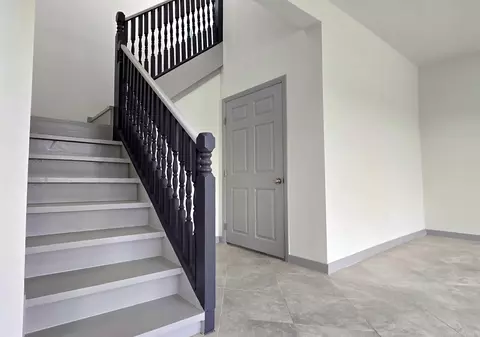 Entry Way - 1017 12 E Lyon St, Laredo, TX 78040 photo 2 of 6