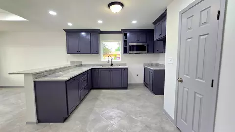 Kitchen - 1017 12 E Lyon St, Laredo, TX 78040 photo 1 of 2