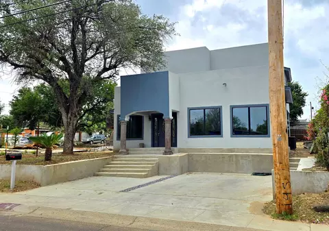 Exterior - 1017 12 E Lyon St, Laredo, TX 78040 photo 4 of 10