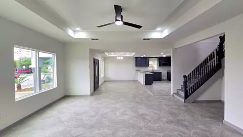 Living - 1017 12 E Lyon St, Laredo, TX 78040 photo 4 of 4