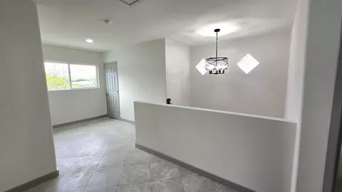Entry Way - 1017 12 E Lyon St, Laredo, TX 78040 photo 6 of 6