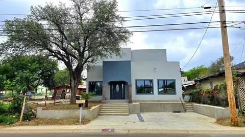 Exterior - 1017 12 E Lyon St, Laredo, TX 78040 photo 2 of 10