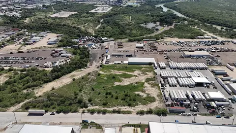 115 N America Rd, Laredo, TX 78045