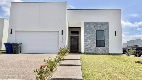2520 Chicharito St, Laredo, TX 78041
