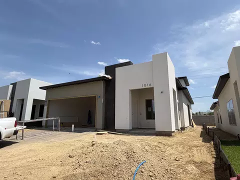 1016 Noyola Loop, Laredo, TX 78046 photo 2