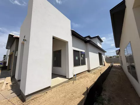 1016 Noyola Loop, Laredo, TX 78046 photo 3