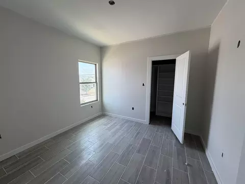 1016 Noyola Loop, Laredo, TX 78046 photo 8