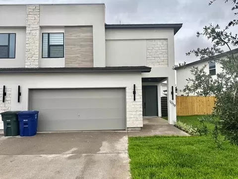 1019 Yellow Birch Dr, Laredo, TX 78045