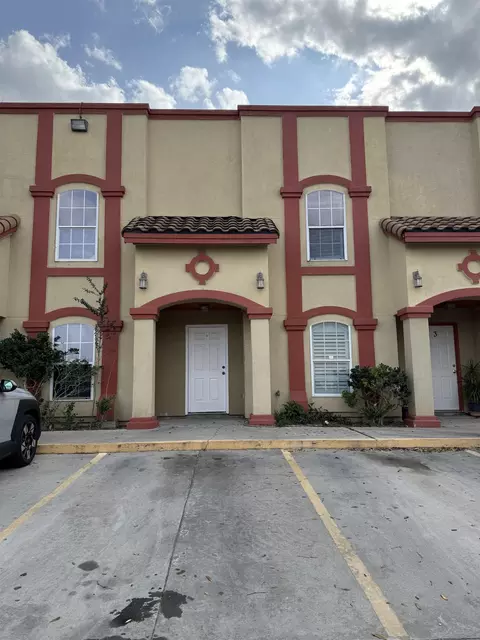 1020 Dicky Ln #2, Laredo, TX 78045