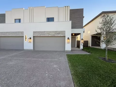 1007 Yellow Birch Dr, Laredo, TX 78045