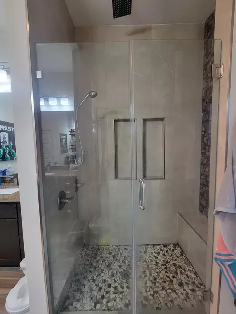 Bath - 1613 Tabasco Dr, Laredo, TX 78046 photo 2 of 4