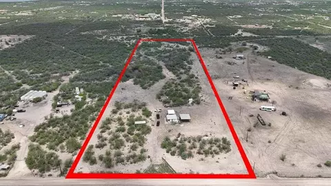 480 Sal Si Puedes, Laredo, TX 78044
