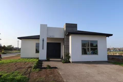 1602 Curriculum Ct, Laredo, TX 78046