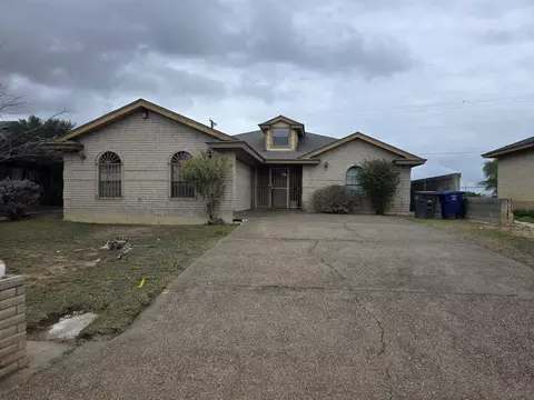 3706 Pine St, Laredo, TX 78046