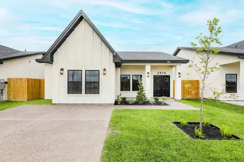 2814 Adamsville, Laredo, TX 78046