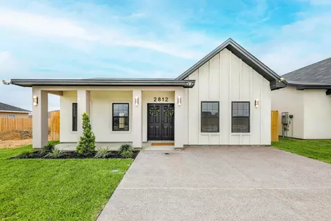 2812 Adamsville, Laredo, TX 78046