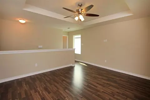 Living - 7917 Elka Lp, Laredo, TX 78045 photo 5 of 6