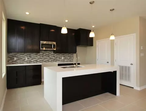Kitchen - 7917 Elka Lp, Laredo, TX 78045 photo 1 of 3