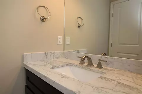 Bath - 7917 Elka Lp, Laredo, TX 78045 photo 2 of 3