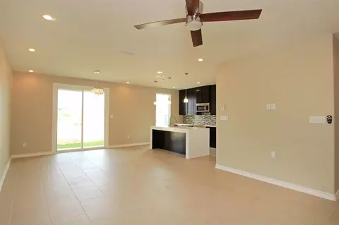 Living - 7917 Elka Lp, Laredo, TX 78045 photo 1 of 6