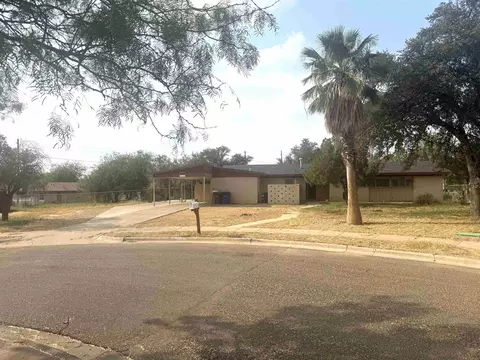 678 Cottonwood Cir, Laredo, TX 78041