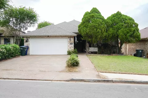 8906 Rolling Hills Dr, Laredo, TX 78045