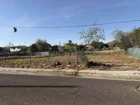 1902 Iturbide St, Laredo, TX 78040