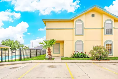 1000 Ranchway Dr #110, Laredo, TX 78045