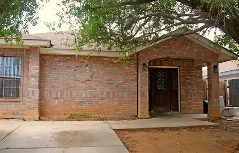 902 Chalan Dr, Laredo, TX 78045