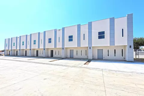 1011 Emerald Valley Dr #111B, Laredo, TX 78043