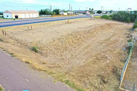 2724 Us Hwy 83 S, Zapata, TX 78076