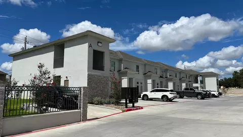 1010 Monaco Blvd #23, Laredo, TX 78045
