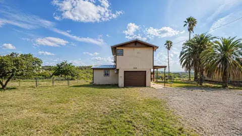 2036 N Siesta Ln, Zapata, TX 78076
