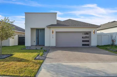 715 Journey Loop, Laredo, TX 78045
